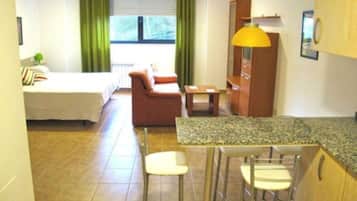 Estudio (Doble) | Tabla de planchar con plancha, wifi gratis, ropa de cama