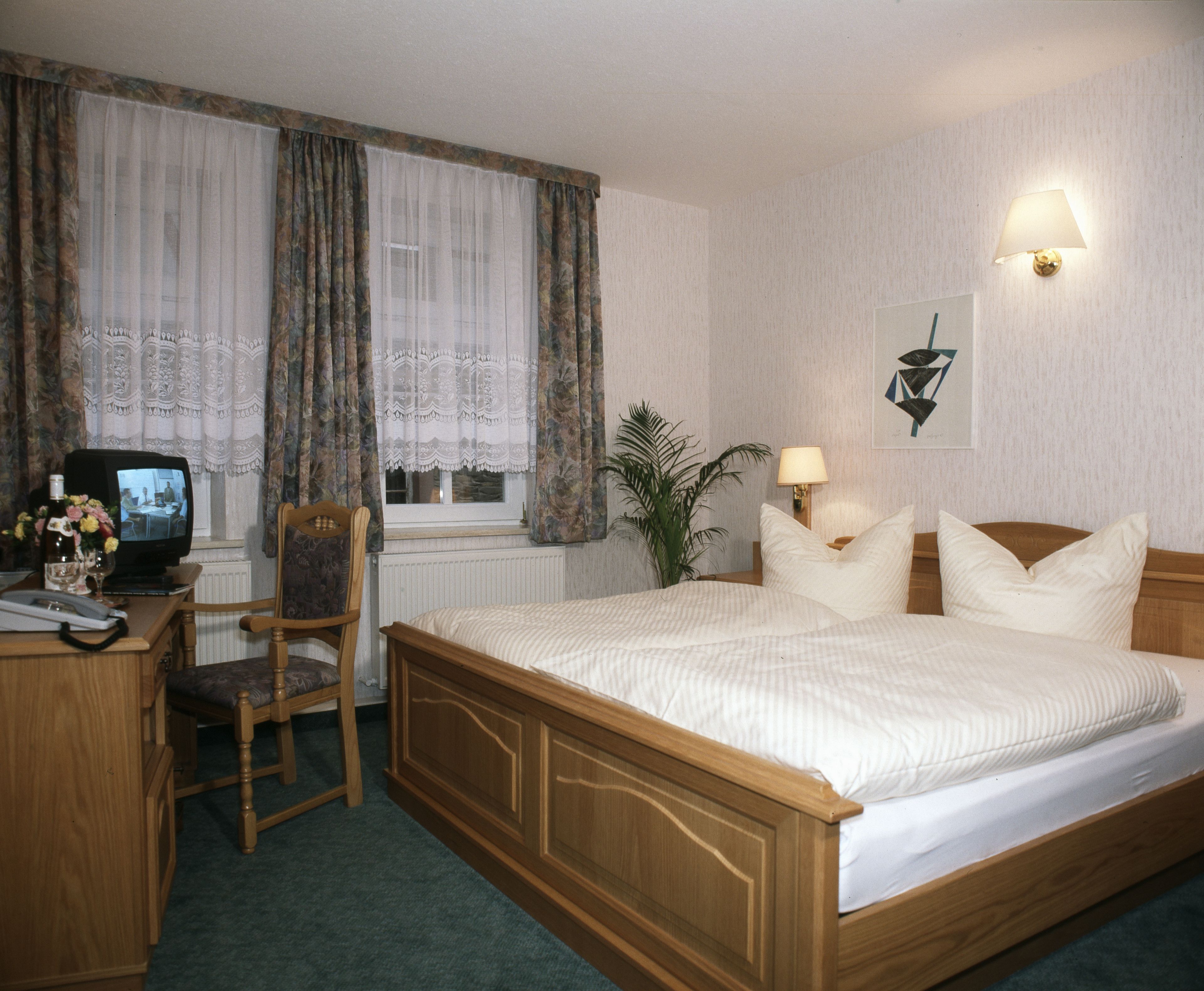 standard double room, 1 double bed | down duvets, cots/infant beds, rollaway beds, free wifi