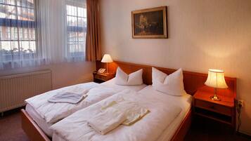 Cots/infant beds, rollaway beds, free WiFi