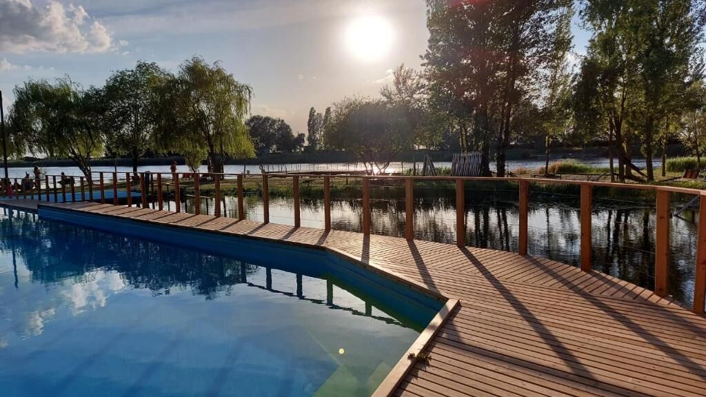 Seasonal outdoor pool, pool loungers