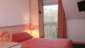 Premium bedding, desk, soundproofing, iron/ironing board