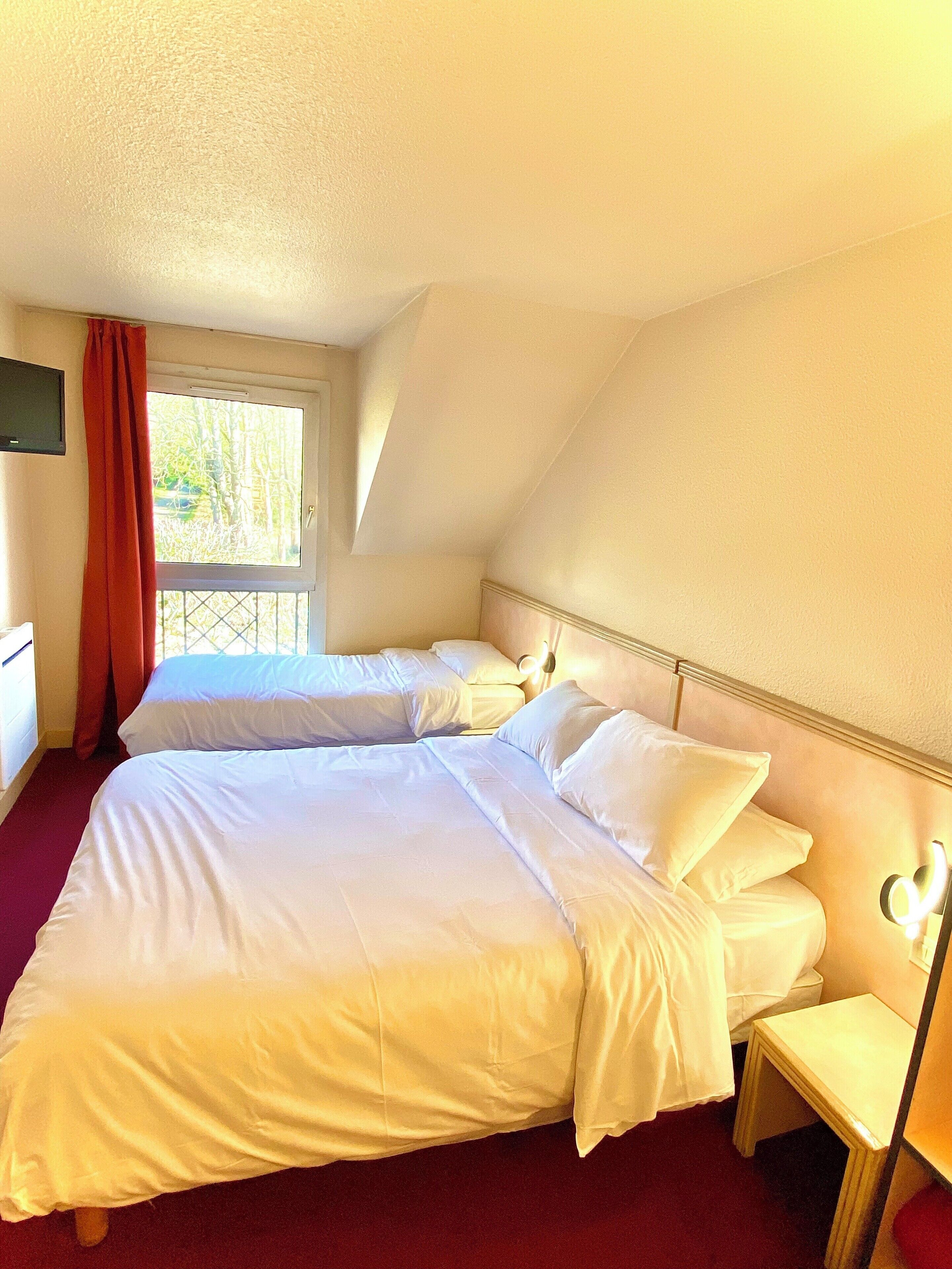 Classic Twin Room | Premium bedding, desk, soundproofing, iron/ironing board