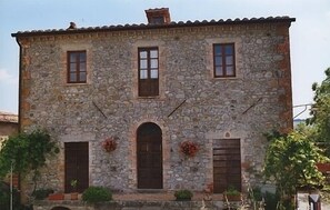 Front of property - Agriturismo Le Spighe (Proceno)