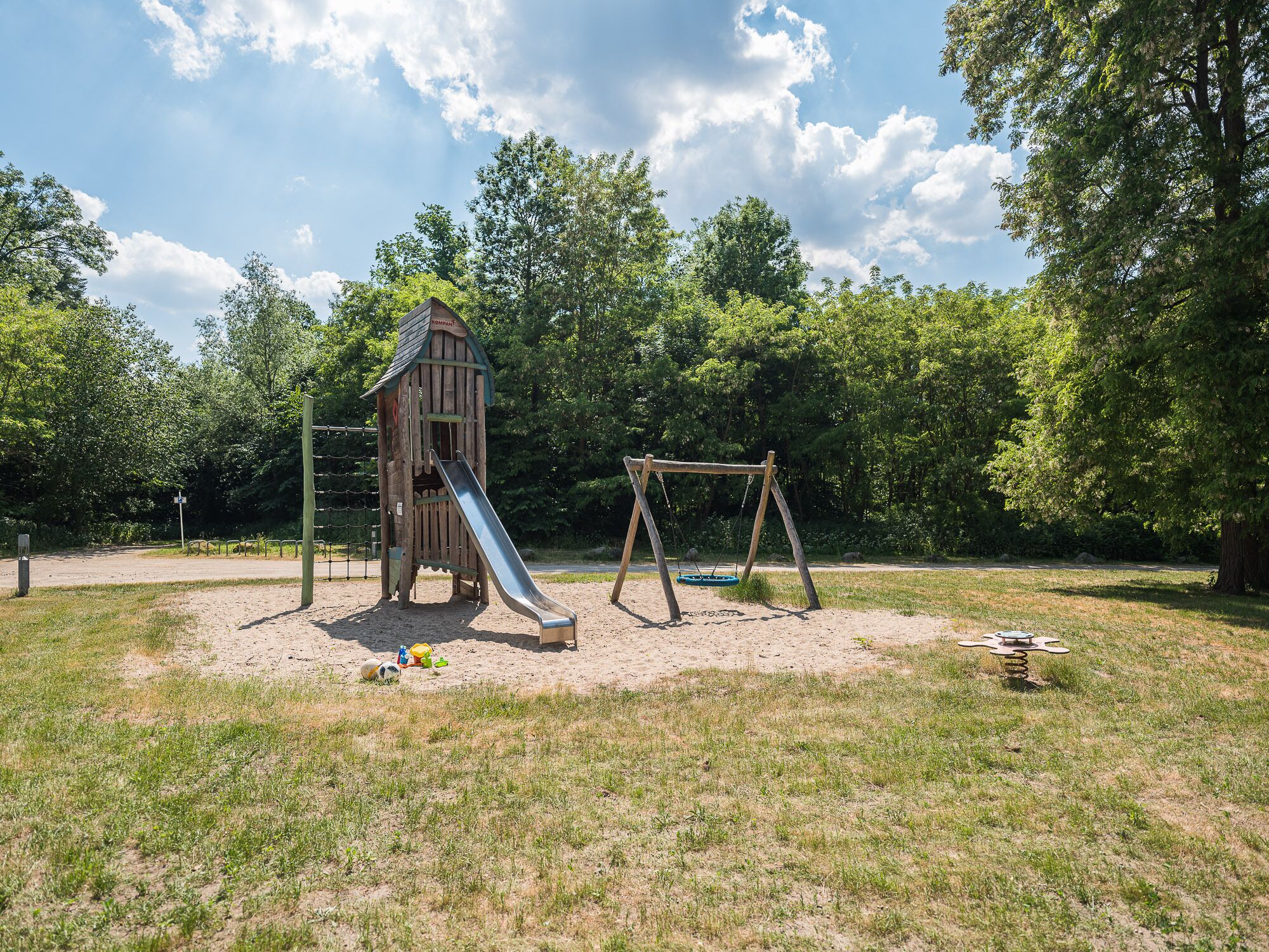 children’s play area – outdoor