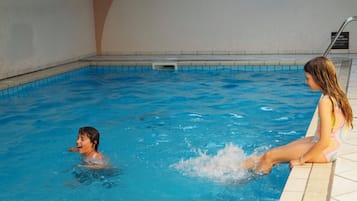 Innenpool, Liegestühle