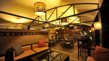 Breakfast, lunch, dinner served; international cuisine