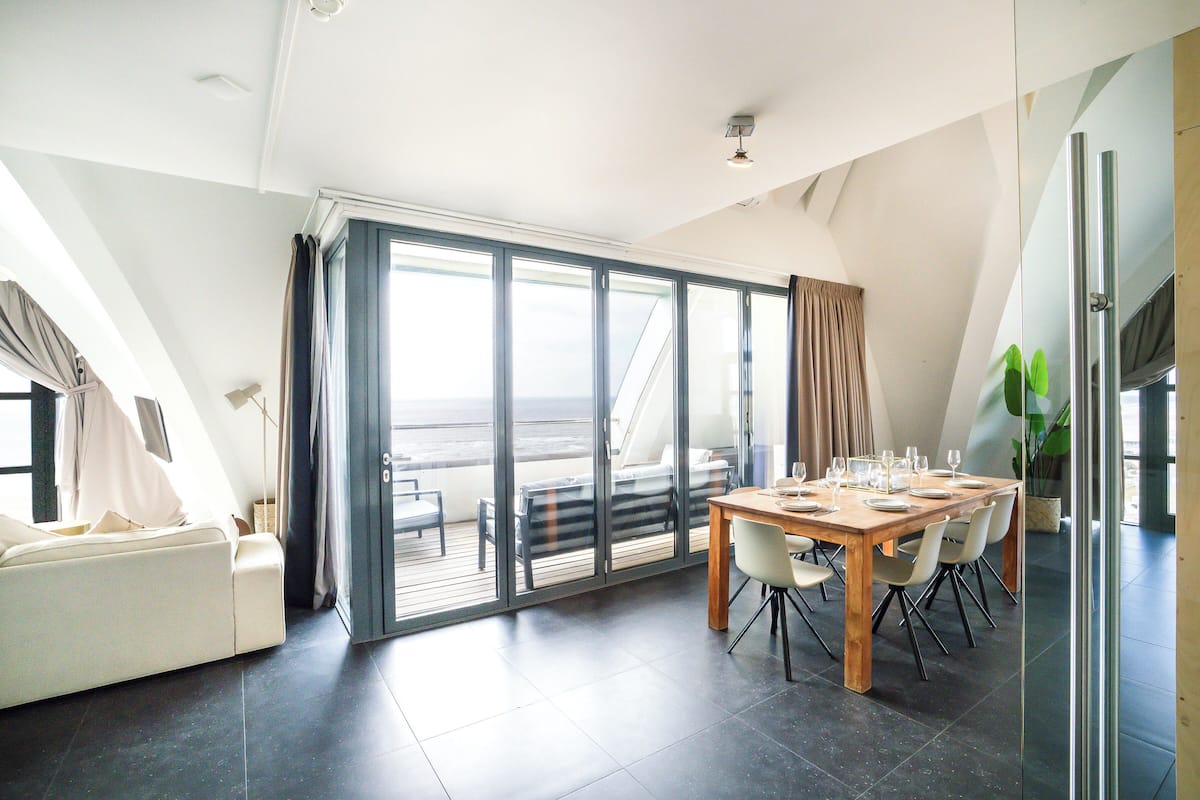Penthouse The Ocean | In-room dining
