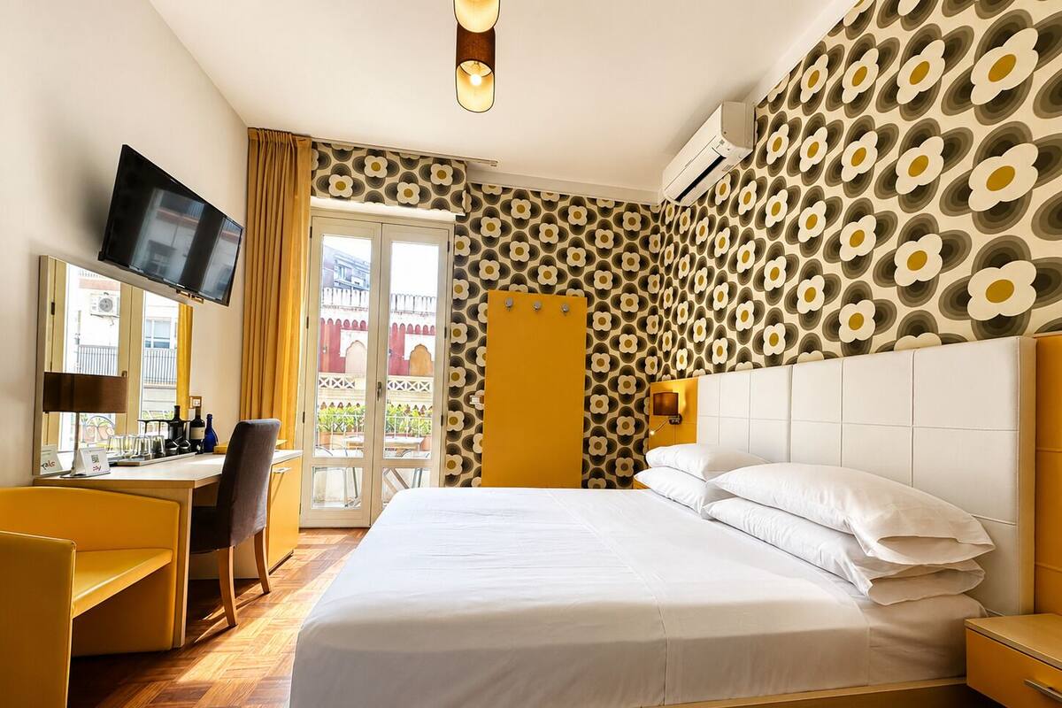 Classic Triple Room, Balcony (Tortora) | Premium bedding, down comforters, pillowtop beds, minibar