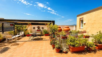 Panoramic-Penthouse, 2 Schlafzimmer, 2 Bäder, Turm | Terrasse/Patio