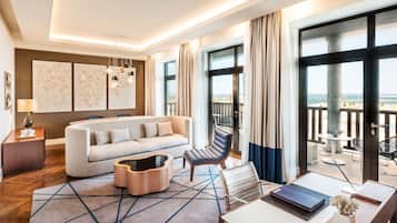 Hypo-allergenic bedding, down comforters, pillowtop beds, minibar