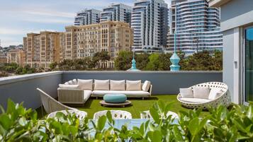 Suite, 1 habitación, terraza, vistas al mar | 1 dormitorio, ropa de cama hipoalergénica, edredones de plumas