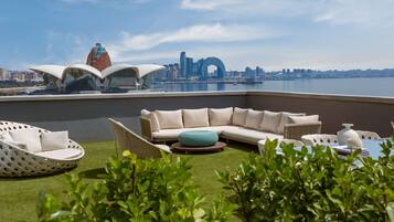 Suite, 1 Bedroom, Terrace, Sea View | Hypo-allergenic bedding available, down comforters, pillowtop beds