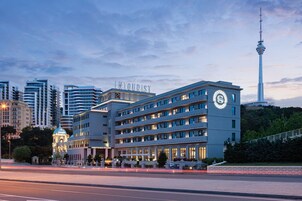 Een modern hotel met een opvallend 