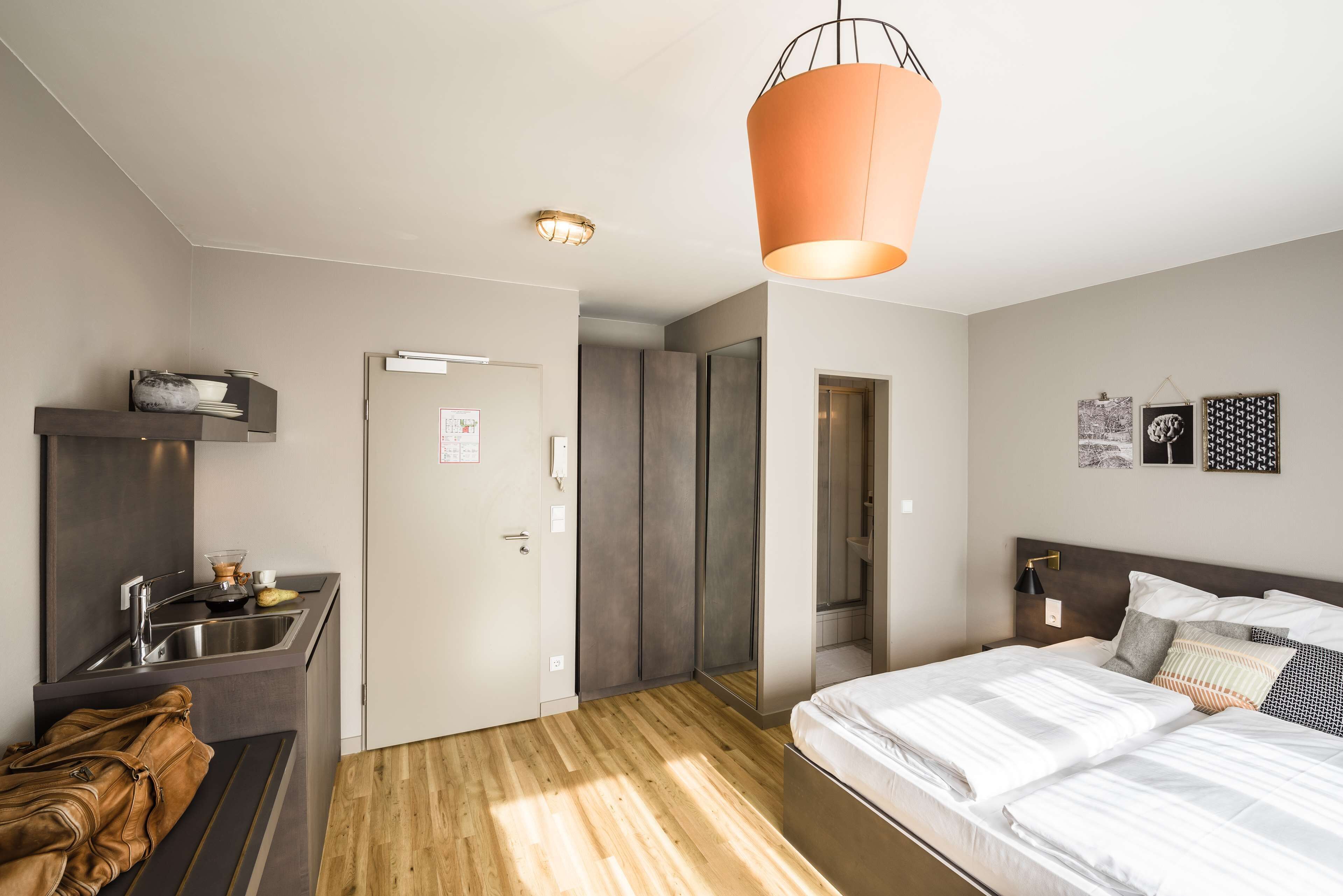 อพาร์ทเมนท์, เตียงใหญ่ 1 เตียง, ปลอดบุหรี่, ห้องครัวขนาดเล็ก | โต๊ะทำงาน, พื้นที่ทำงานแบบใช้แล็ปท็อป, ห้องเก็บเสียง, เตารีด/โต๊ะรีดผ้า