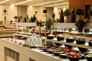 Daily buffet breakfast for a fee
