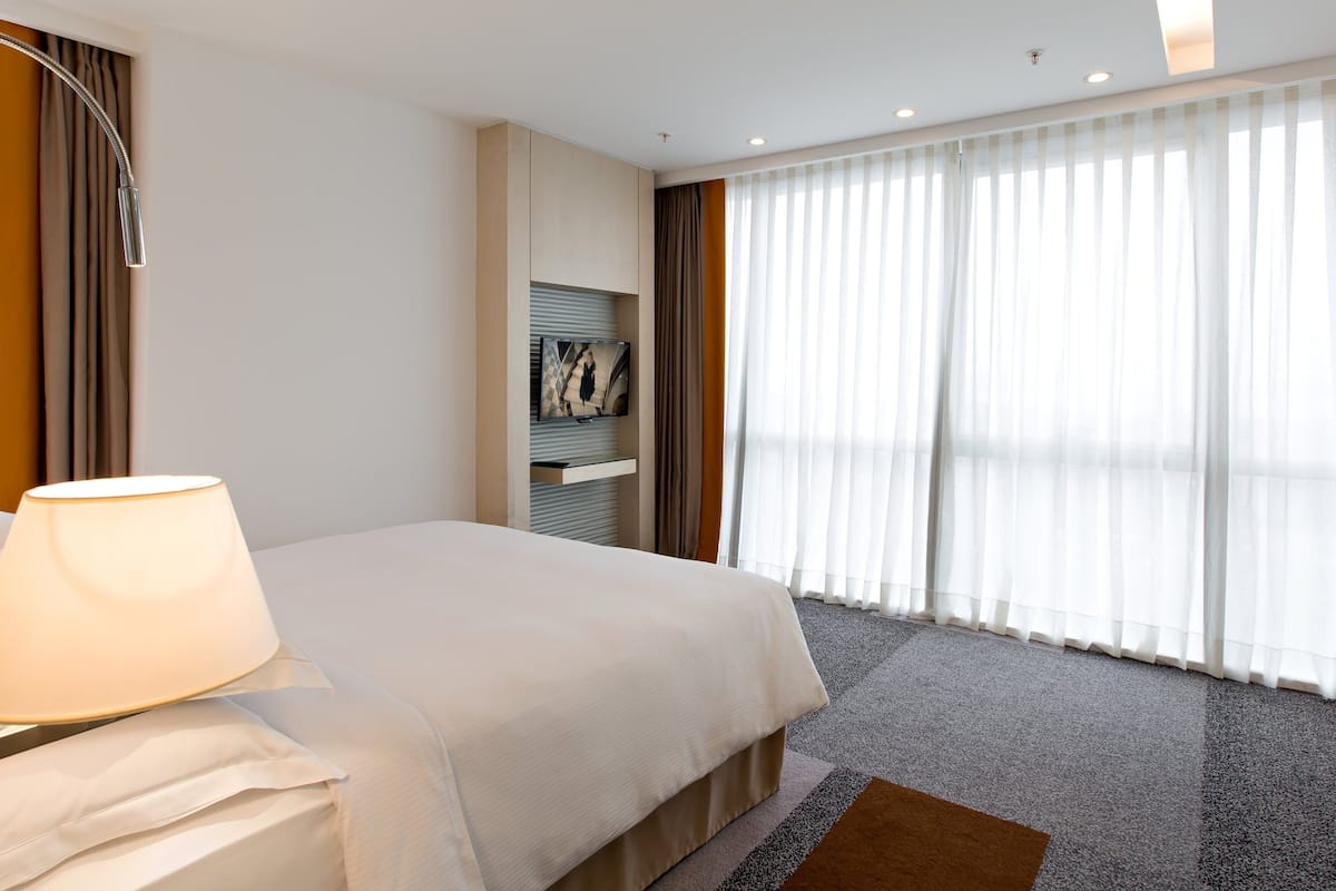 套房, 1 间卧室, 海景 | 迷你吧、客房内保险箱、办公桌、笔记本电脑工作区