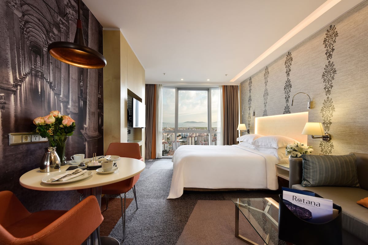 Studio, Sea View | 1 bedroom, minibar, in-room safe, desk