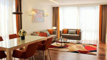 Suite, 2 Schlafzimmer | Wohnzimmer