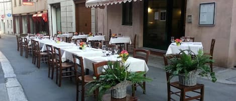 Lunch and dinner served, local cuisine