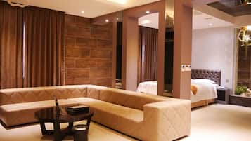 Individually furnished, soundproofing, free WiFi, bed sheets