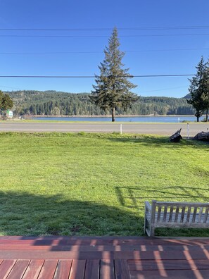 Front of property - Foster Lake Inn (Sweet Home)