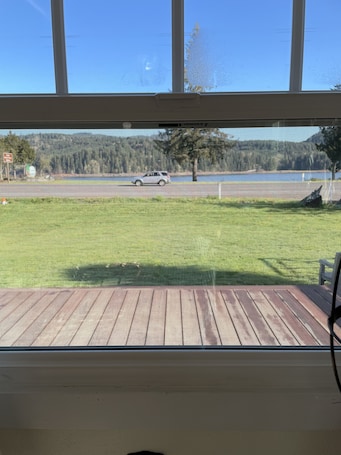 Front of property. Foster Lake Inn