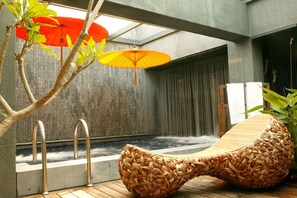 Premium bedding, down comforters, free minibar, rollaway beds