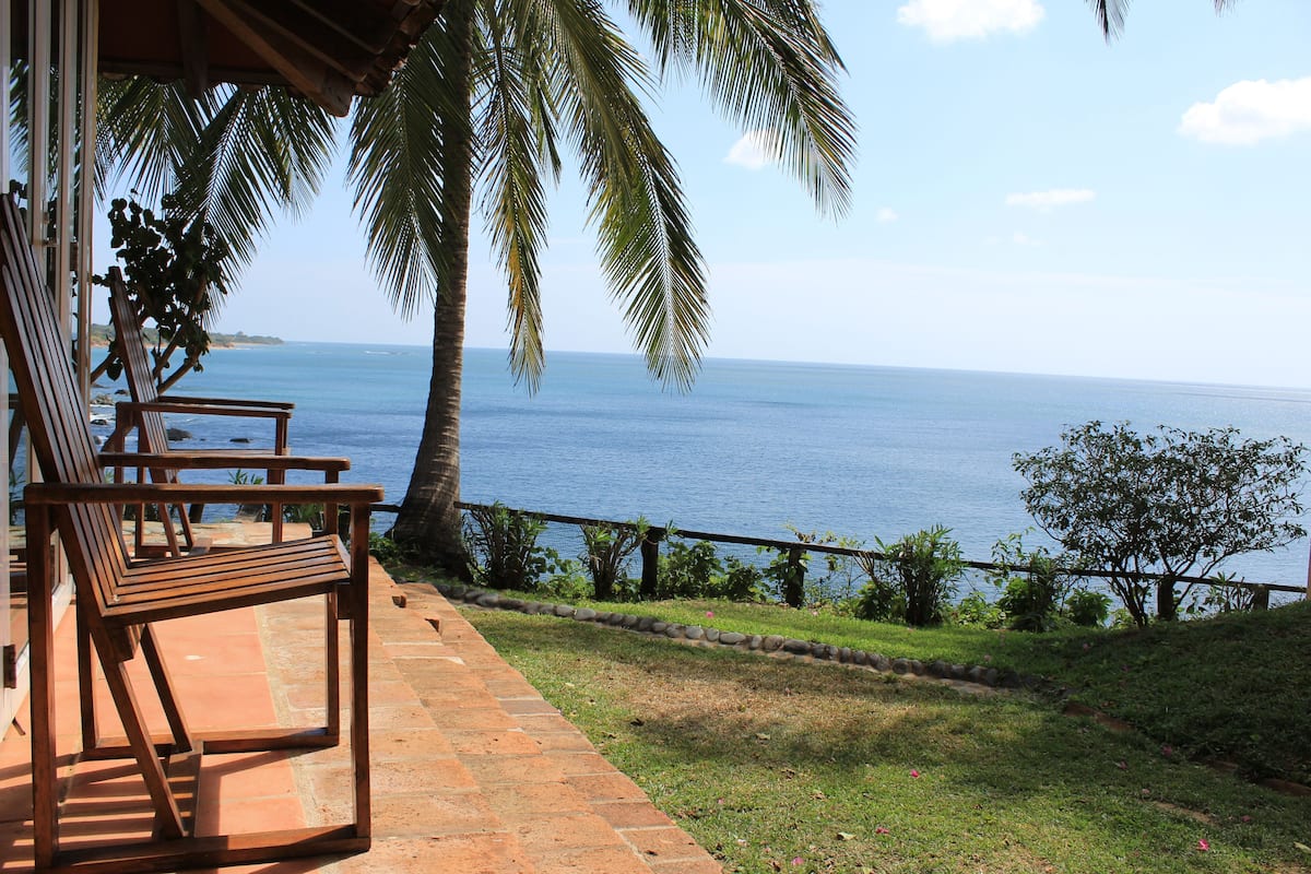 Standard Room, Oceanfront | Premium bedding, in-room safe, free WiFi, bed sheets