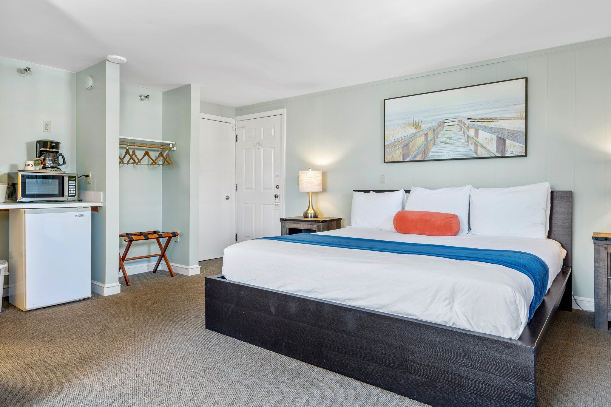 deluxe king room 1 bed | 1 bedroom, premium bedding, individually decorated