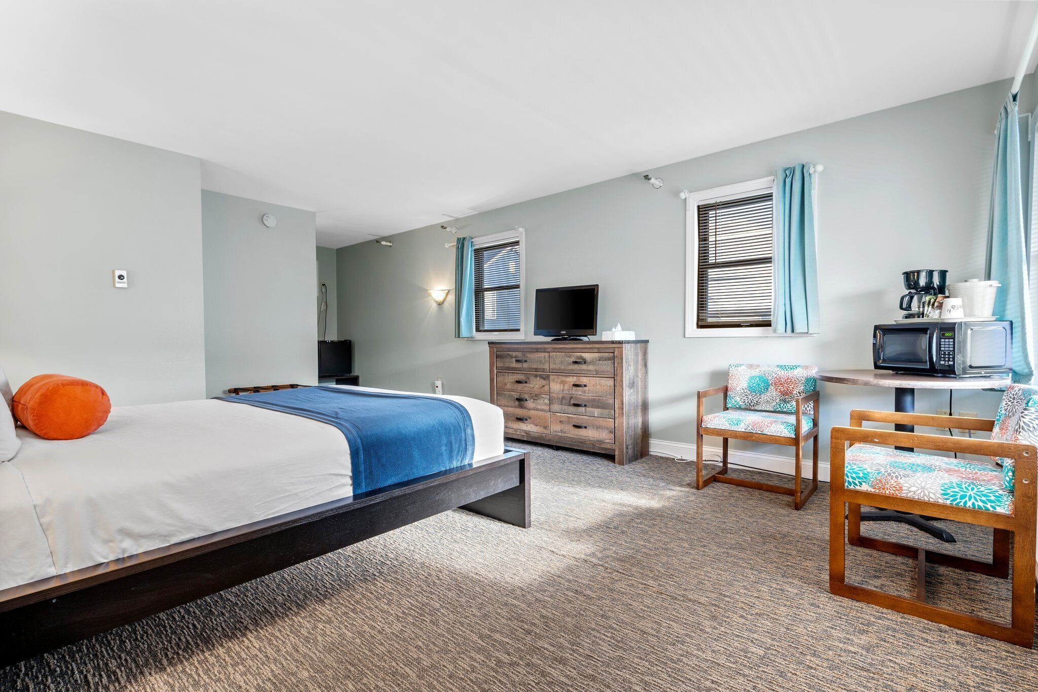 standard room, 1 queen bed | 1 bedroom, premium bedding, individually decorated