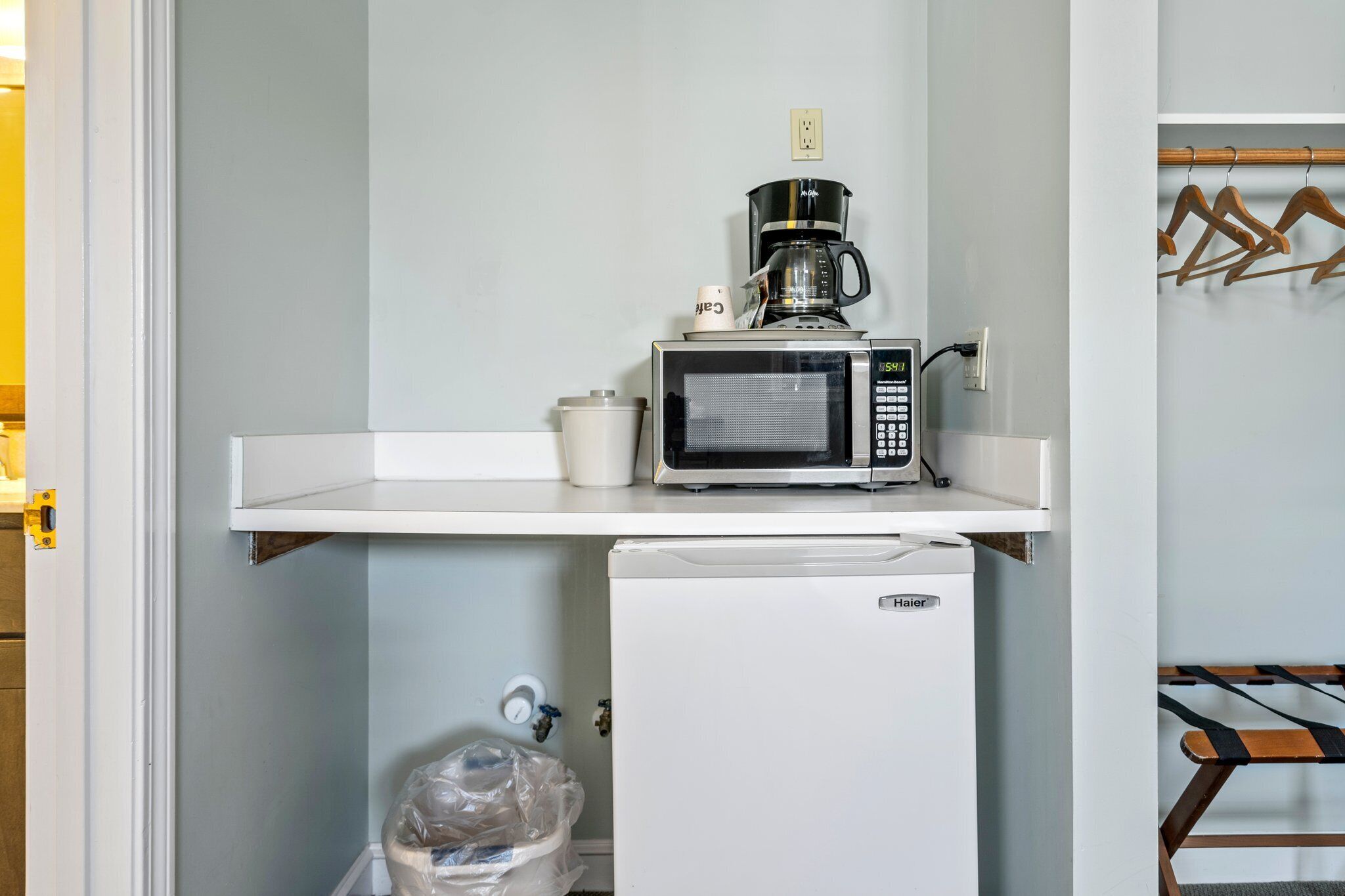 deluxe king room 1 bed | 1 bedroom, premium bedding, individually decorated