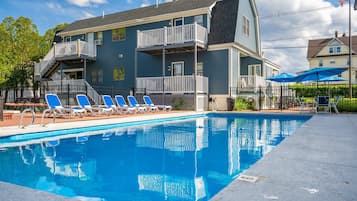 Piscina stagionale all'aperto