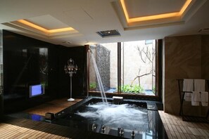 Luxury-Suite, Whirlpool | Whirlwanne
