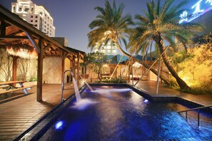 Piscina interna, piscina externa