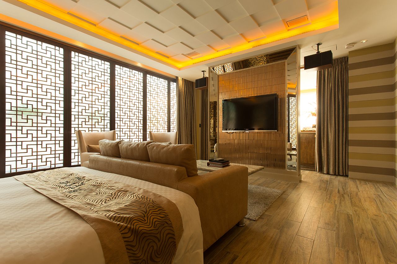 Luxury Suite, Private Pool | Premium bedding, minibar, desk, soundproofing