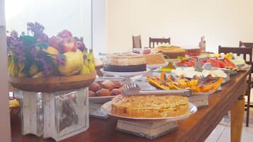 Free daily full breakfast
