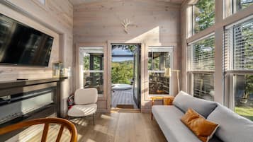Cabin, Hot Tub, River View