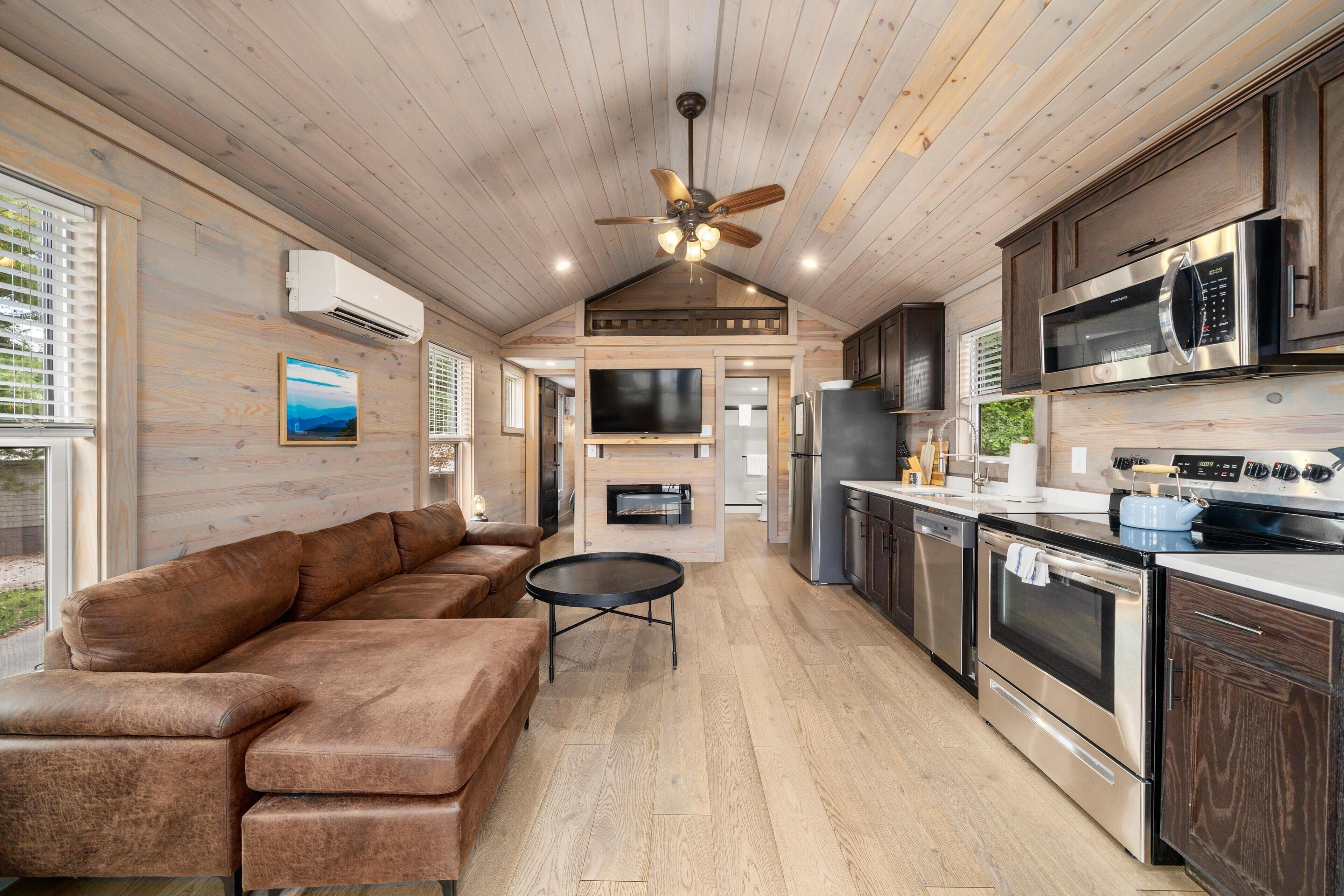 Cabane, bain à remous, vue jardin (Modern) | Équipements de la chambre