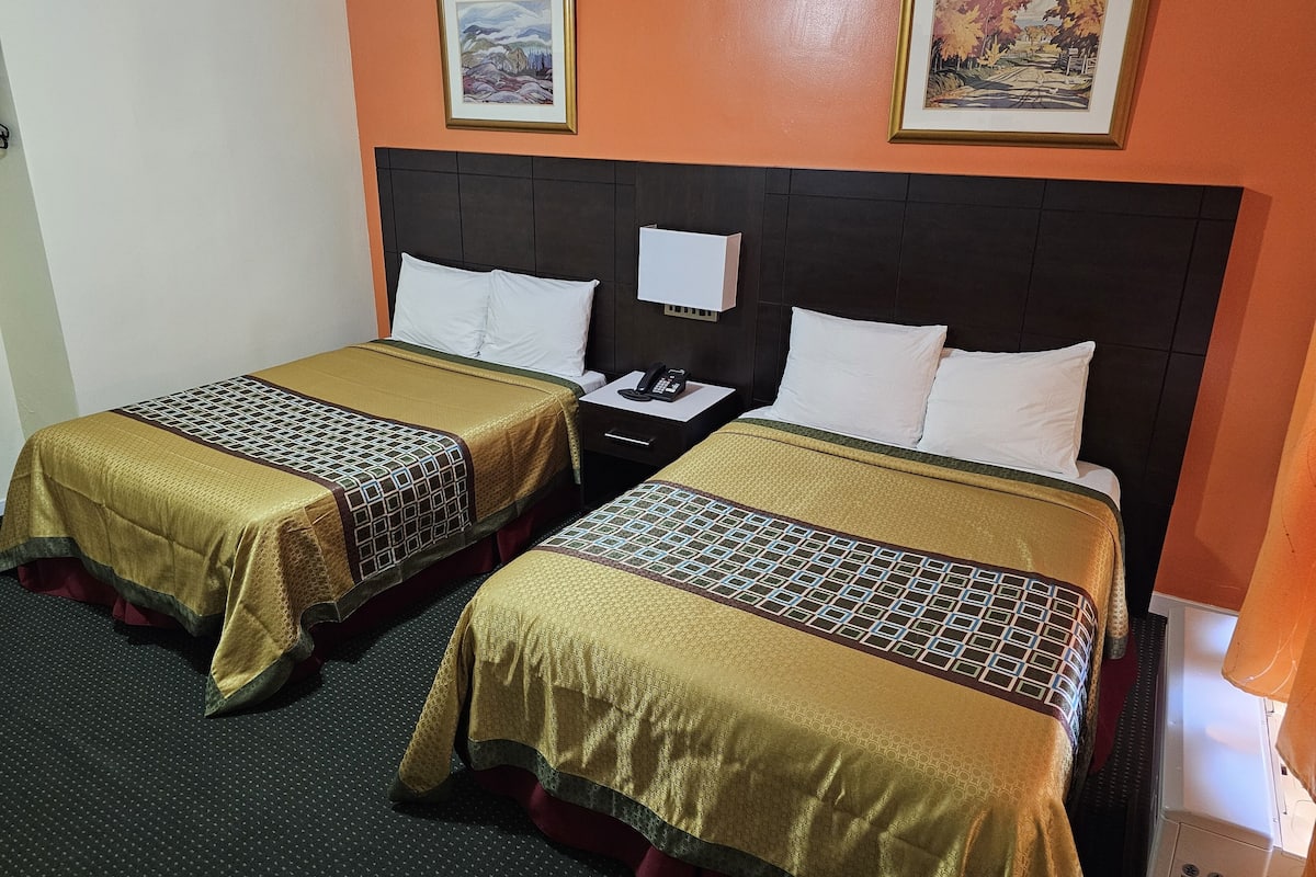 1 bedroom, blackout curtains, free WiFi, bed sheets