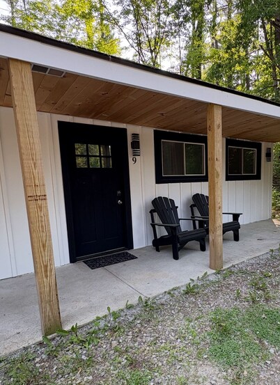 Saratoga Garden Motel