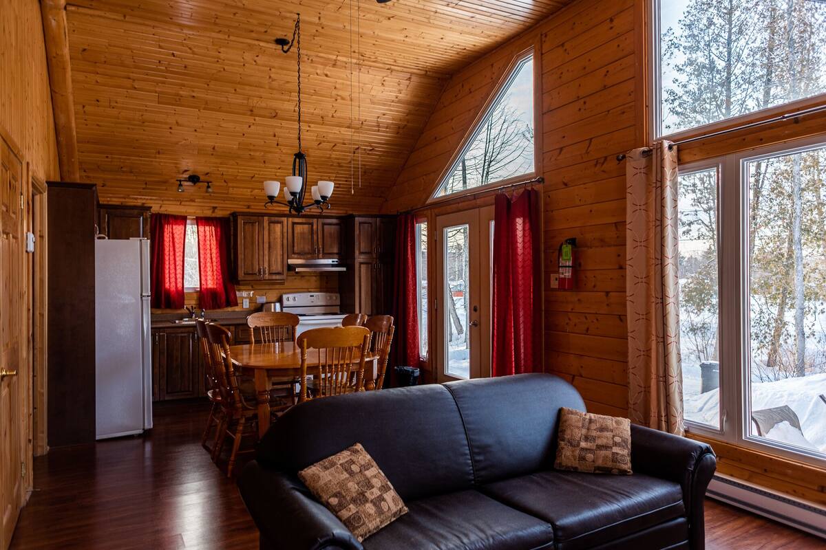 Grand Chalet, 2 Bedrooms | Private kitchen