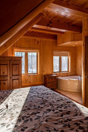 Chalet, 5 Bedrooms | Free WiFi, bed sheets - Chalets & Spa Lac Saint-Jean (Chambord)