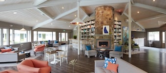 The Lodge at the Cove