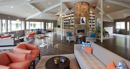 The Lodge at the Cove
