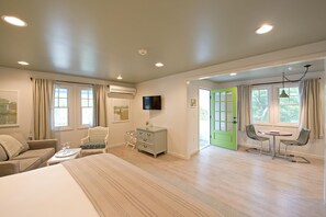 Cove View Suite | Individually decorated, individually furnished, iron/ironing board - The Lodge at the Cove (Kennebunkport)
