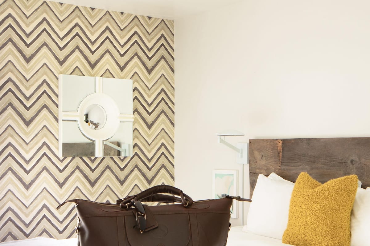 Individuelt dekorert, individuelt innredet og strykejern/-brett