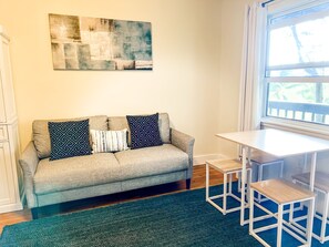 Individually decorated, individually furnished, bed sheets - Upachaya (Roatan)