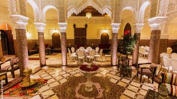 Lounas ja illallinen, marokkolainen keittiö