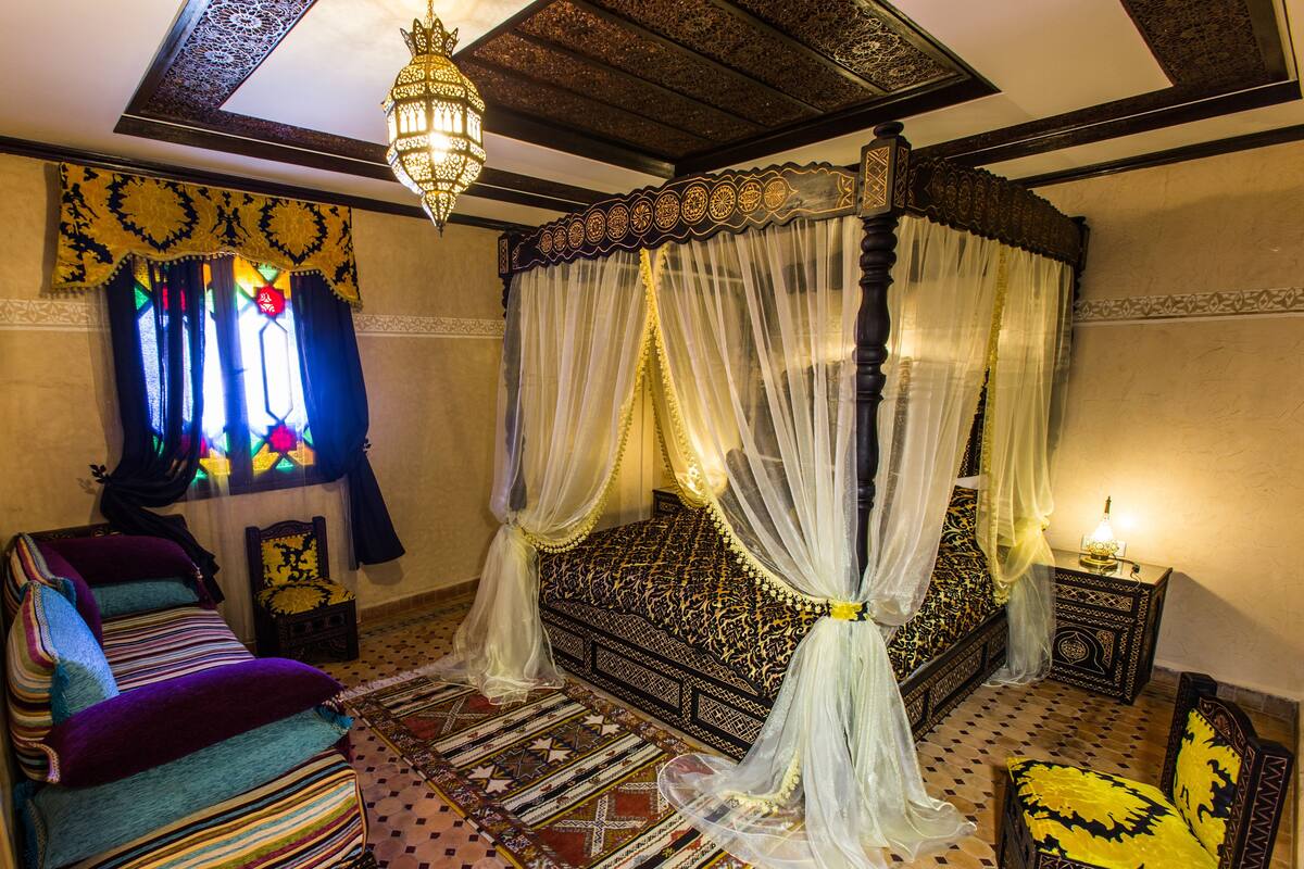 Quarto (Sultana) | Roupas de cama premium, cortinas blackout, quartos à prova de som