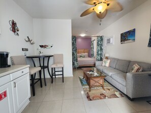 Standaard kamer | Woonruimte | Flatscreentelevisie